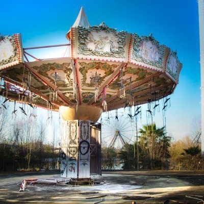 Bizarro | World’s Creepiest Abandoned Amusement Parks