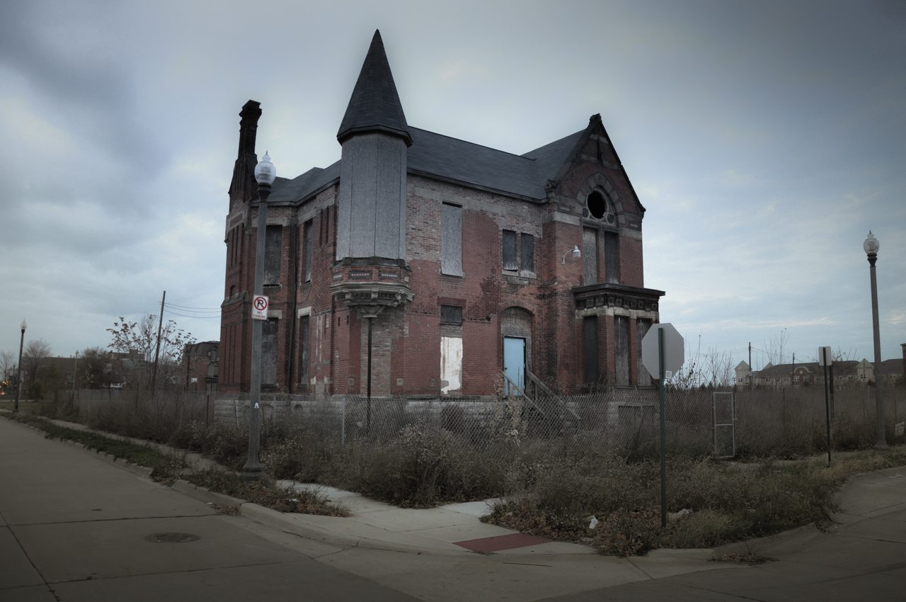 abandoned haunted houses